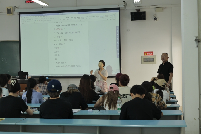 学校开展新学期教学检查工作